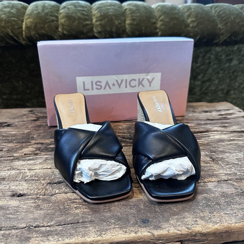 New in Box Black Nappa 6.5 Block Heel Sandal Women's Lisa Vicky